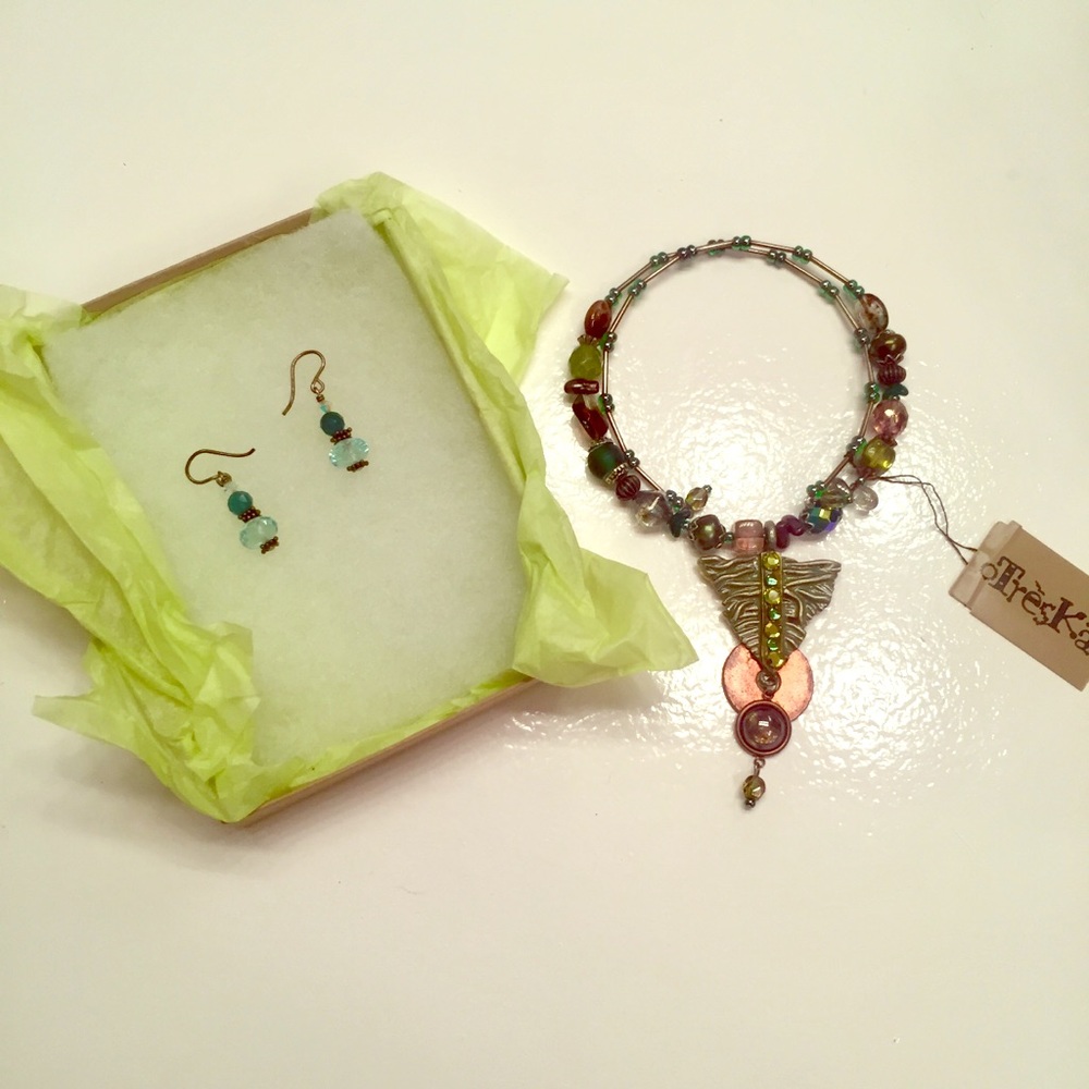 ~TRESKA~   Necklace and earring matching set!